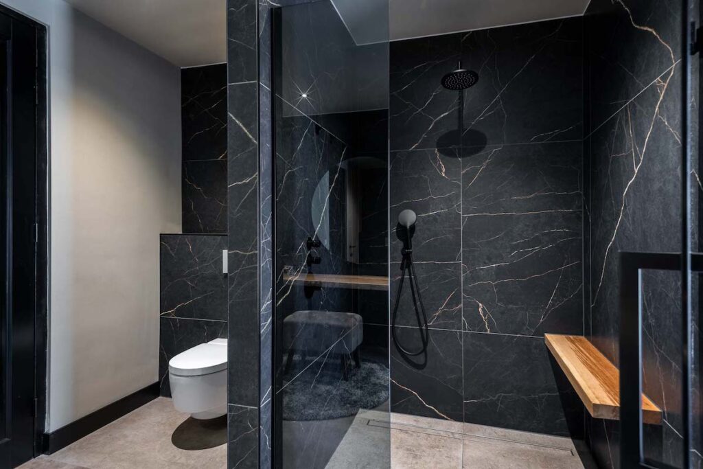 Tegelzetbedrijf Van Otten - Badkamer Enter